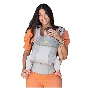 LILLEBaby All seasons carrier